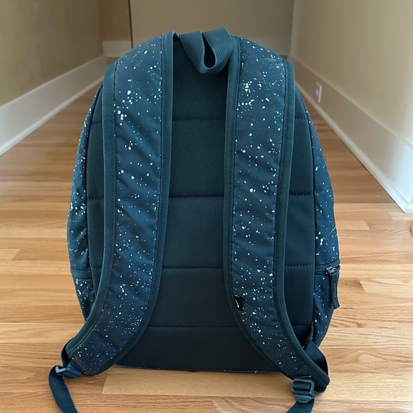 Nike Speckle Paint Splatter Green White Backpack - Picture 6 of 15